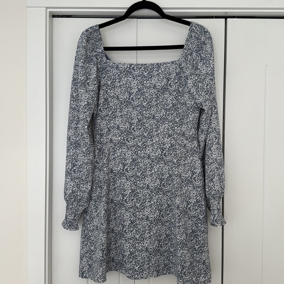 PAPER CRANE Floral Long Sleeve Dress - Picture 5 of 7